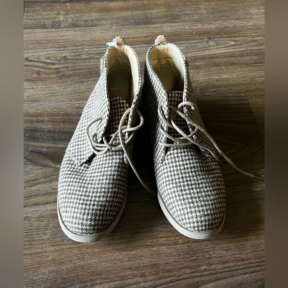 G H BASS ELYSE LACE UP HOUNDSTOOTH ANKLE BOOTIES SZ 6.5 - Picture 2 of 10